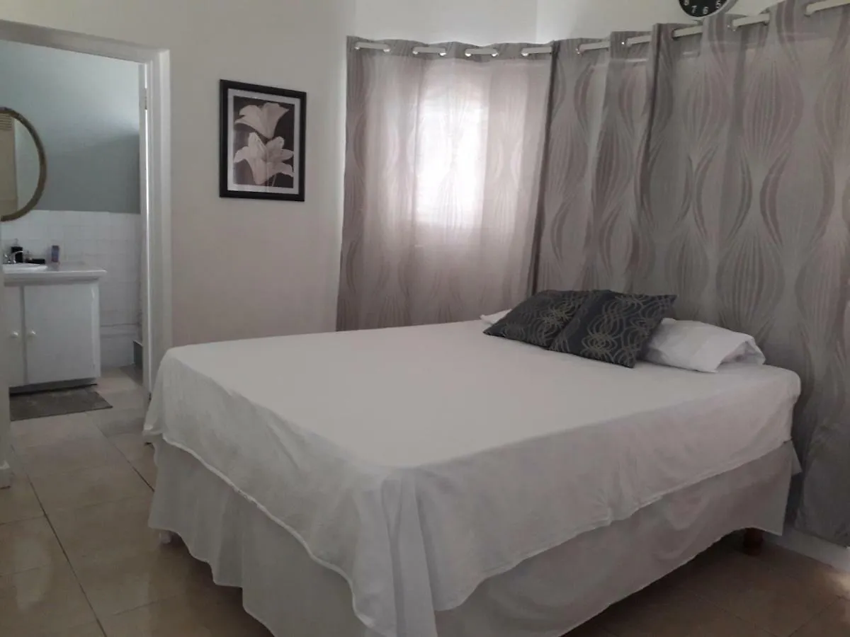 Csompo Bed And Breakfast Ocho Rios Jamaica